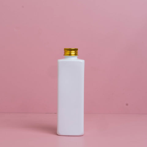 250Ml Square Pet Bottle With Gold Aluminium Screw Caps